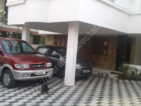 7.5 Cents of land with 2800 sqft House for Sale at Thykoodam, Vyttila