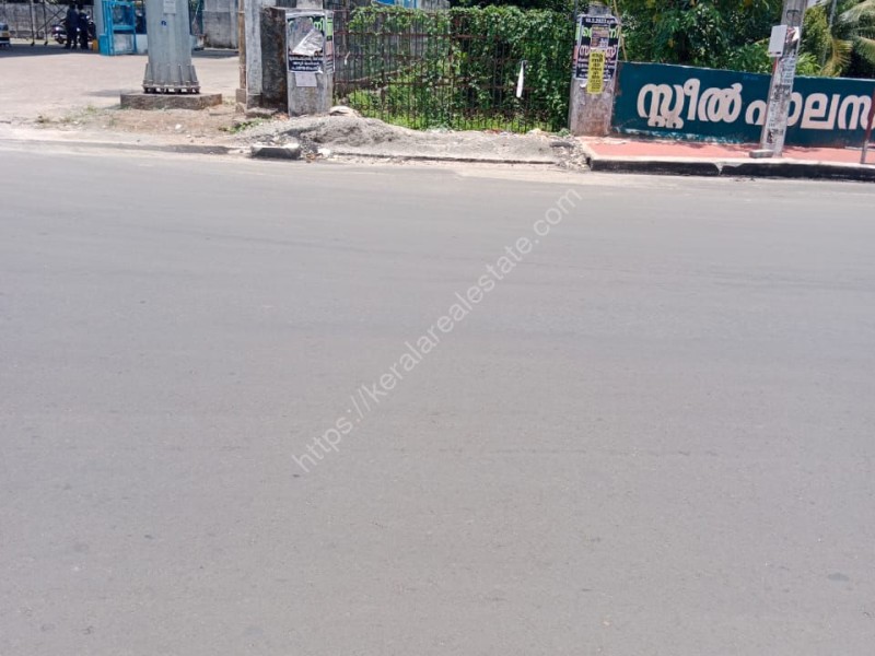 Prime Commercial Land for Sale on Punalur- Muvattupuzha Highway, Konni Town, Pathanamthitta