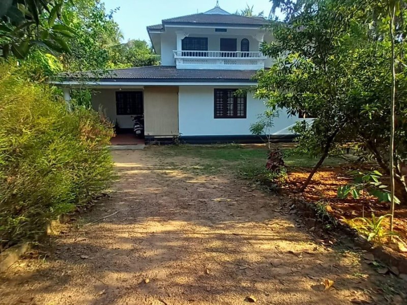 1.27 Acres of land with 2500 Sqft house for sale at Edathuruthy,Thrissur