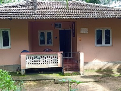 10 Cents of Land with House for Sale at Mangode, Palakkad