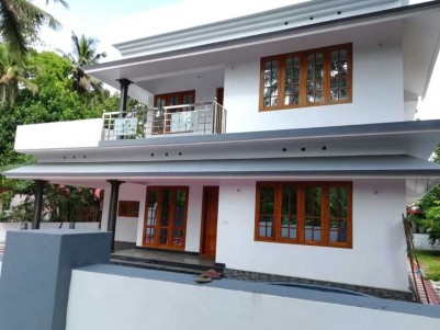4 BHK, 2200 SqFt House on 10 Cents for Sale at Pattimattom, Ernakulam