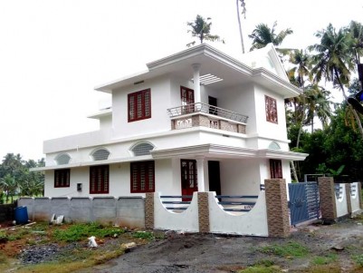 4 BHK, 1600 SqFt House on 5 Cent for Sale at Vendor, Thrissur