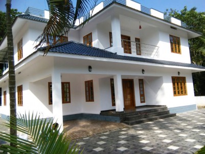 5 BHK, 3400 SqFt Double House in 20.5 Cent for sale at Ponkunnam Town, Kottayam