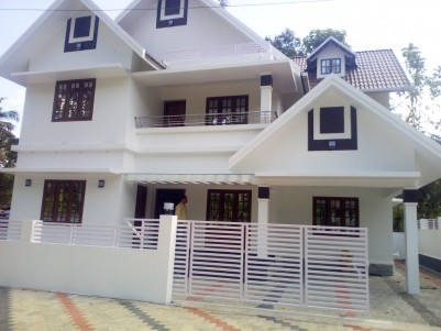 3 BHK + 1 Office Room, 2400 SqFt Villa in 6 Cents for sale near Medical college, Kottayam