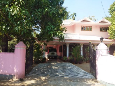 30 Cent Residential land with 2600 SqFt House for sale at Thrissur, Varantharapilly