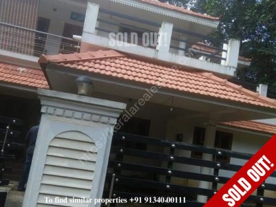4BHK 2500 SqFt House in 7.5 cent  for sale at Chakkarakkulam Cherthala.