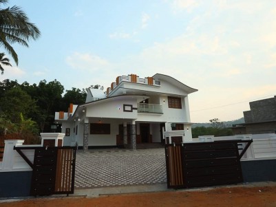 Posh House, 2700SqFtin 18 cents for sale in Muttom,Thodupuzha