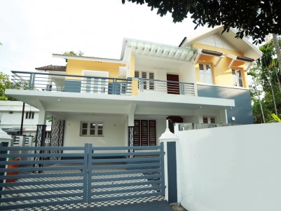 4BHK,2150SqFt House in 6.5Cents for Sale in Mulamthuruthy,Ernakulam