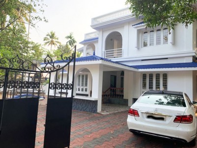 4 BHK 4000 SqFt House in 21 Cent for sale at Kumaranalloor Kottayam 