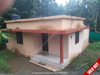 2 BHK 600 sqft House in 4 Cent for sale at Thiruvamkulam, Ernakulam