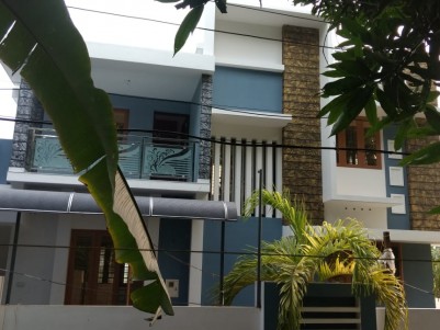 3 BHK 1700 SqFt House in 4 Cent for sale at Thiruvankulam jn, Ernakulam