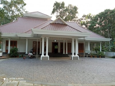 47 Cent with 3000 sqft 4 BHK House for sale near Ayarkkunnam, Kottayam