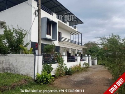 2600 sqft 4 BHK House in 7 Cents for sale at Arimpur, Thrissur