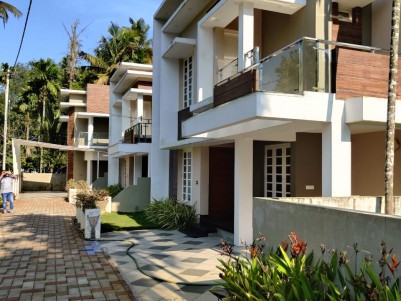 4 BHK, 2300 Sqft 3 Villas in 4.3 Cents for sale at Cheranelloor , Ernakulam
