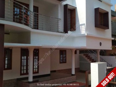6 BHK 3280 SqFt House on 8 Cents for sale at Edappally, Ernakulam
