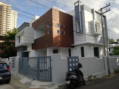 4 BHK 2900 sqft House in 6.5 Cents for sale at Palarivattom, Ernakulam