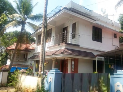 4 BHK 1800 sqft House in 6 Cents for sale at Puthencruz, Kochi