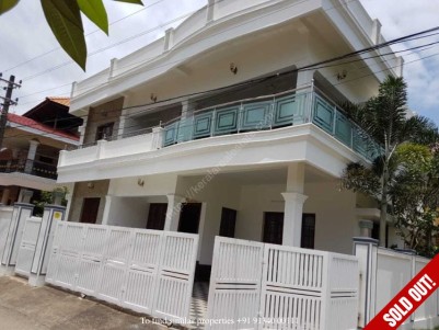 4 BHK Semi Furnished House for Sale at Chakkaraparambu, Ernakulam