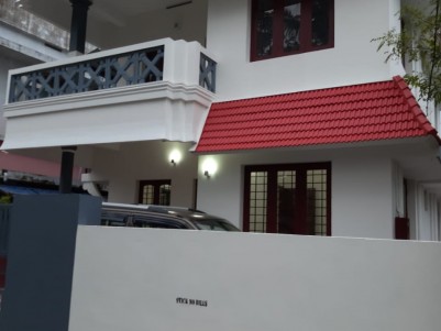 Independent 4 BHK House for Sale/Rent at  Chalikkavattom,Vytilla,Ernakulam