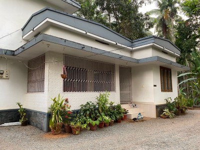 22 Cents of Residential Plot with House for Sale at Kuttiady, Calicut 