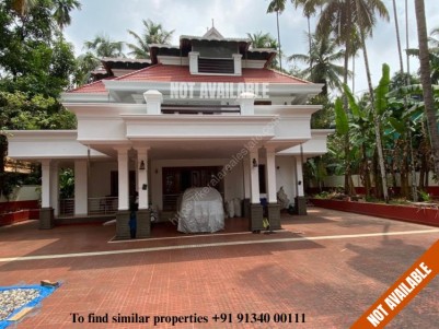 Gorgeous Modern 2 Storey Bungalow in 32 Cents for Sale at Velur, Thrissur