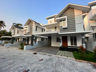 Brand New Moonlight Villas Near Lakeshore Hospital Panangadu, Kochi