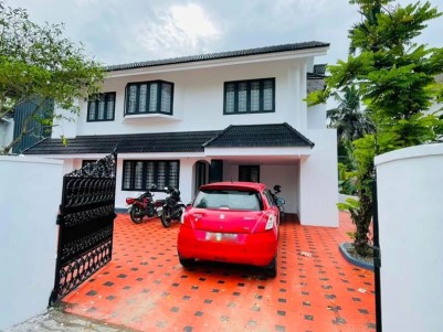 House for Sale at Aluva, Ernakulam 