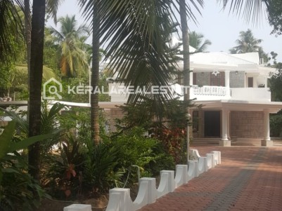 5 BHK Luxury House for Sale in Padiyam, Near Kandassankadavu, Thrissur 