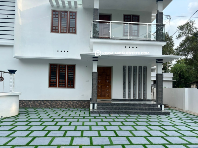 New House for Sale in Puthencruz, Ernakulam 