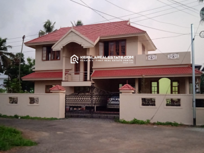 4 BHK House for Sale in Valiyakulam, Ernakulam 