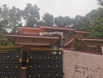 Prime Commercial Land /  2 Storey House for Sale in Kumbanad, Thiruvalla, Pathanamthitta 