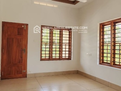 Residential / Commercial Luxury House for Sale in Vaduvanchal, Wayanad