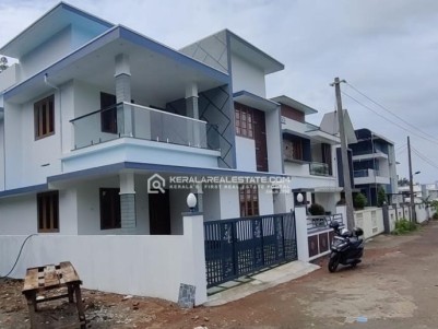 4 BHK HOUSE FOR SALE IN PALLIKKARA, PAZHANTOTTAM, KAKKANAD, ERNAKULAM