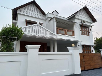 4 BHK Villa for Sale in Pudukkad, Thrissur 