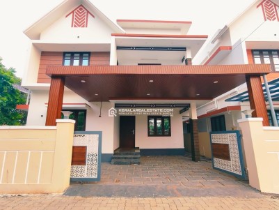 3 BHK HOUSE FOR SALE IN KUZHIVELIPADY, NEAR KAKKANAD, ERNAKULAM
