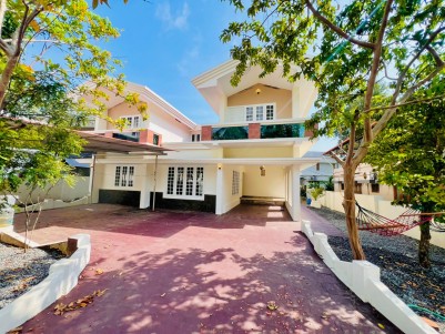 4 BHK House for Sale in Aluva, Ernakulam 
