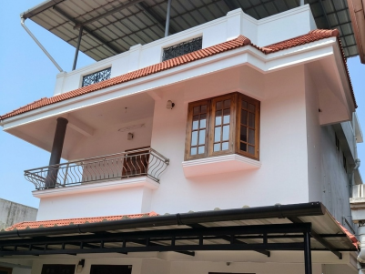 3 BHK HOUSE WITH OUTHOUSE FOR SALE IN EROOR, NEAR VYTTILA, ERNAKULAM