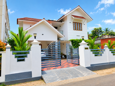 4 BHK House for Sale in Mookkannoor, Angamaly, Ernakulam 
